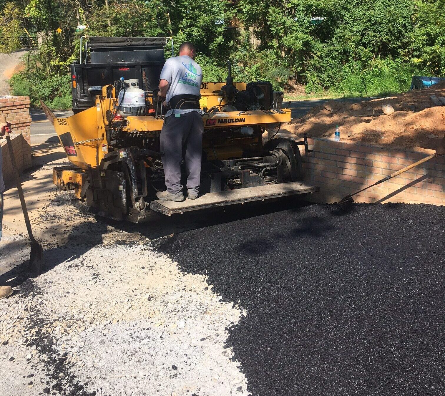 Smoothing Asphalt with Paver 2